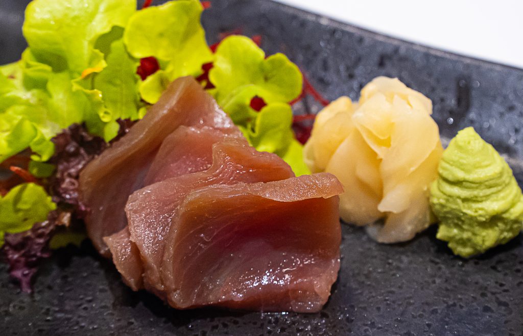 tuna-sashimi-4pcs-on-the-go-eshop-a-new-culinary-experience